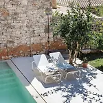 Santanyi\'S Hidden Gem - A Townhouse With Soul