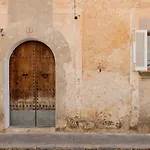 Santanyi\'S Hidden Gem - A Townhouse With Soul