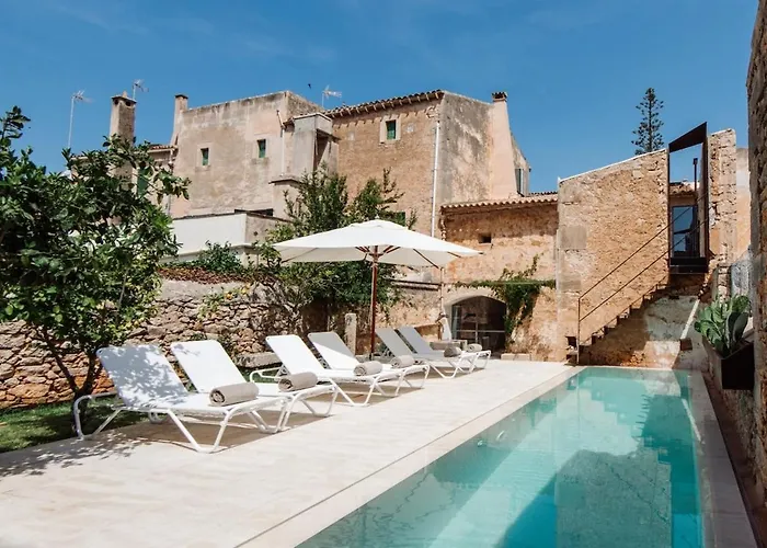 Santanyi\'S Hidden Gem - A Townhouse With Soul