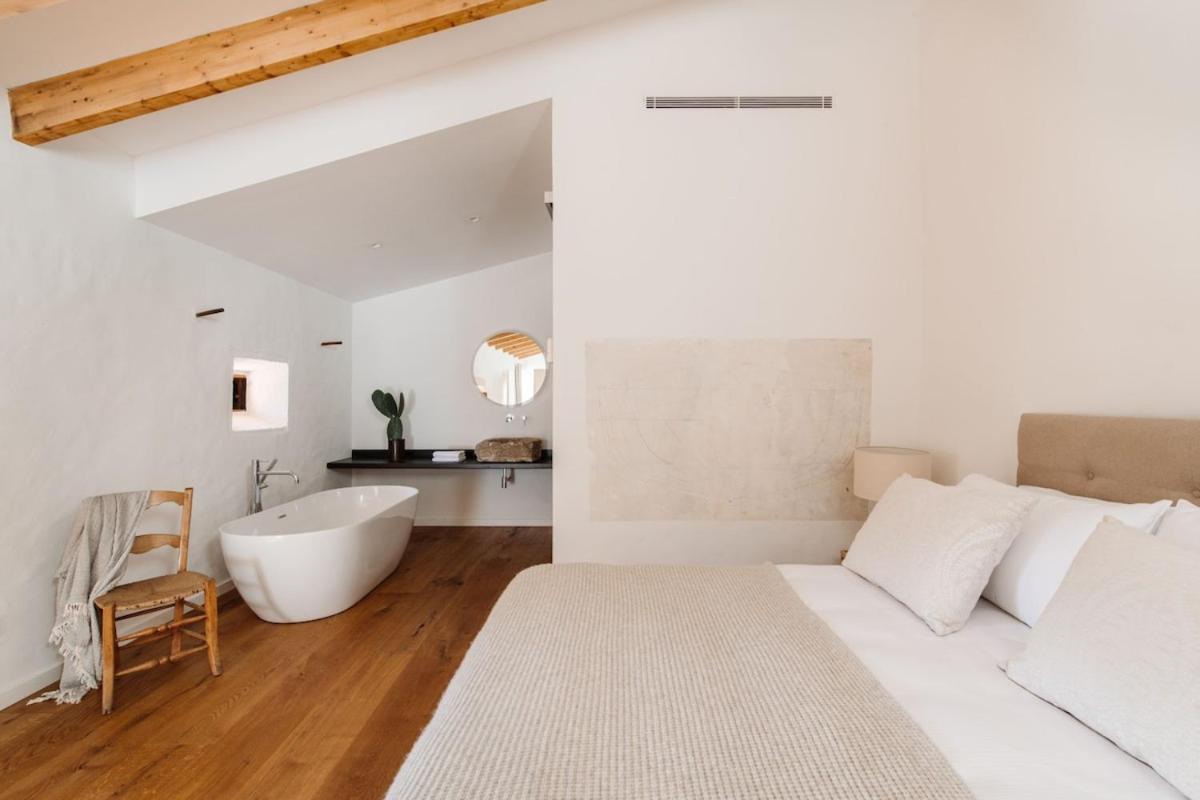 Santanyi's Hidden Gem - A Townhouse With Soul Santanyí